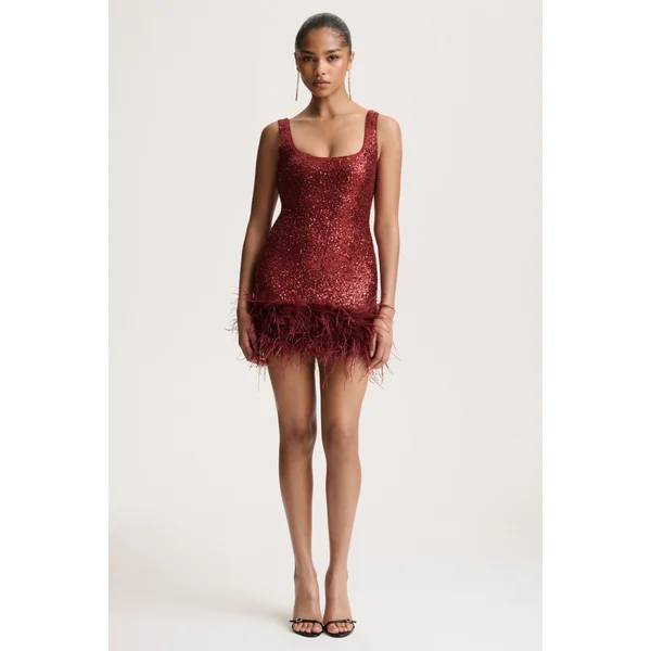Rosalinda | Mini-robe en sequins bordeaux à col carré avec finition plumes