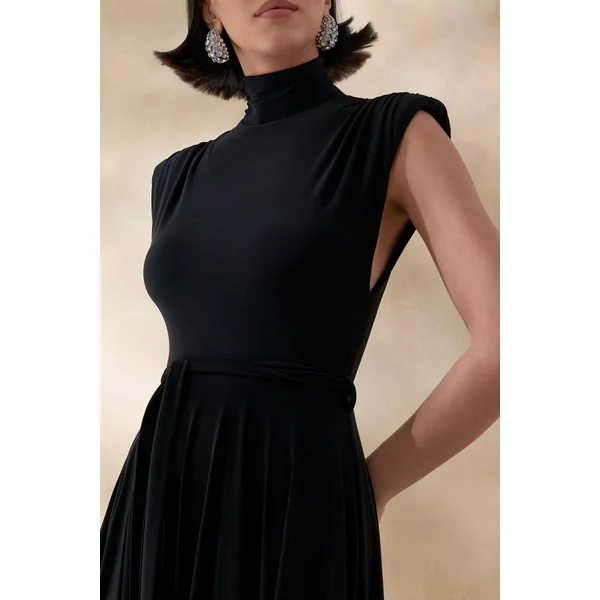 Roselena | Robe mi-longue noire à encolure haute