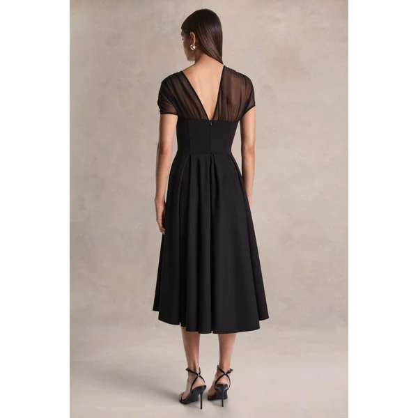 Rosette | Robe mi-longue noire à encolure asymétrique