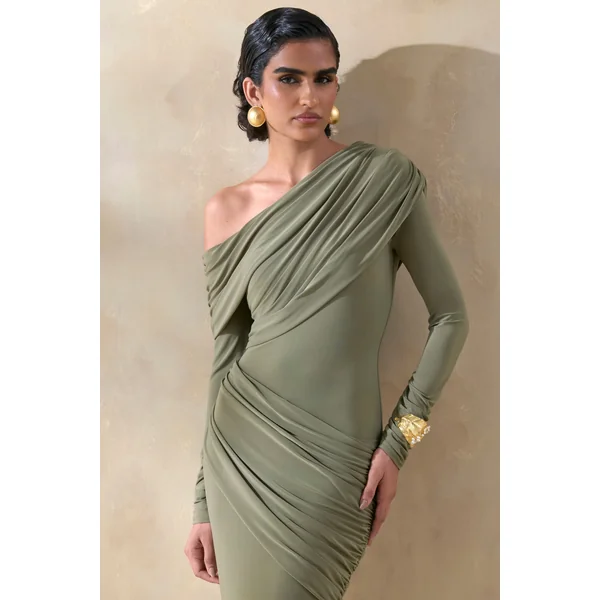 Rosirene | Robe longue olive à décolleté asymétrique avec détails drapés