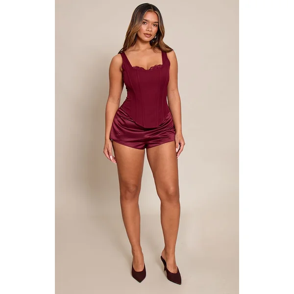Rouge Vin Short En Satin Drapé Shape