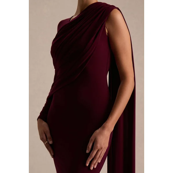 Rubelle | Robe longue bordeaux à encolure asymétrique et drapé