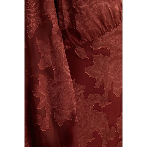 Sabina | Robe mi-longue en devoré rouille à décolleté plongeant
