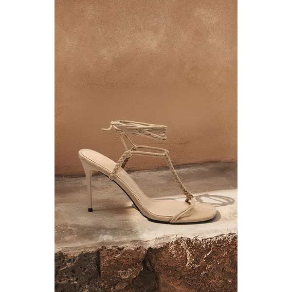 Sable Sandales À Talons Avec Bride En T Tressée En Synthétique