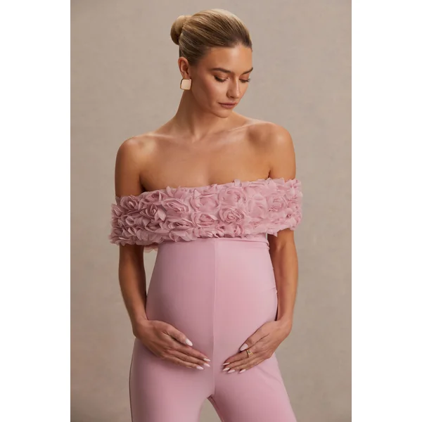 Sallow | Combinaison de maternité rose à fleurs avec encolure bardot