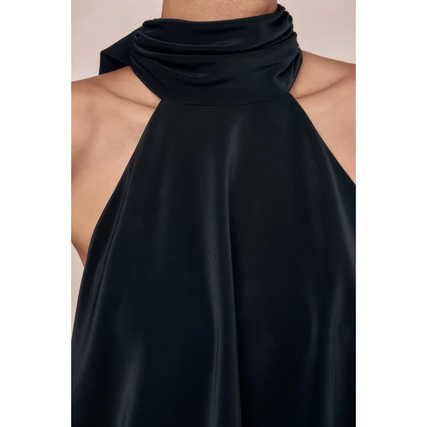 Sancelle | Top noir en satin à encolure dos-nu