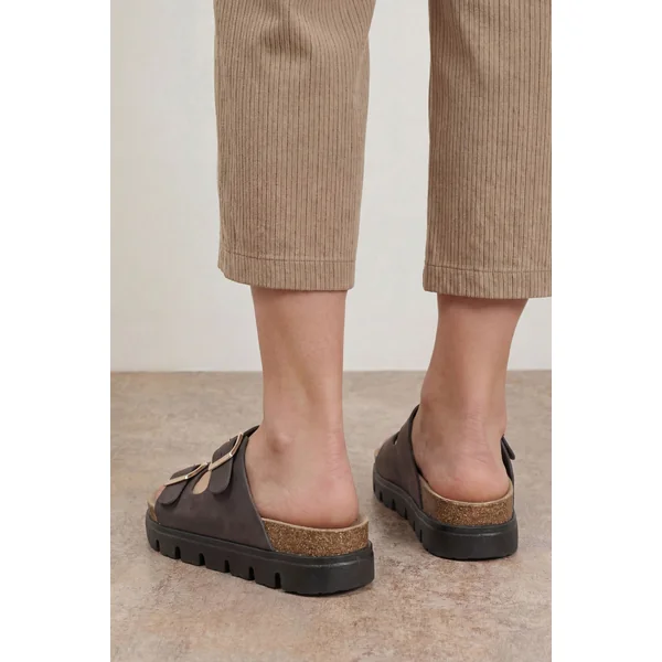 Sandale Plateforme Mae En Synthétique Avec Boucle Et Semelle Ergonomique