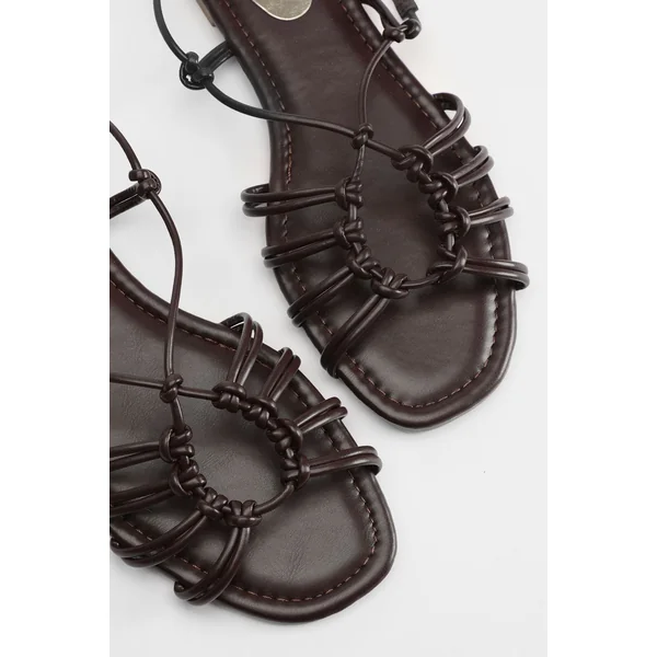 Sandales Plates À Bout Ouvert Avec Brides En Synthétiquecuir Clara