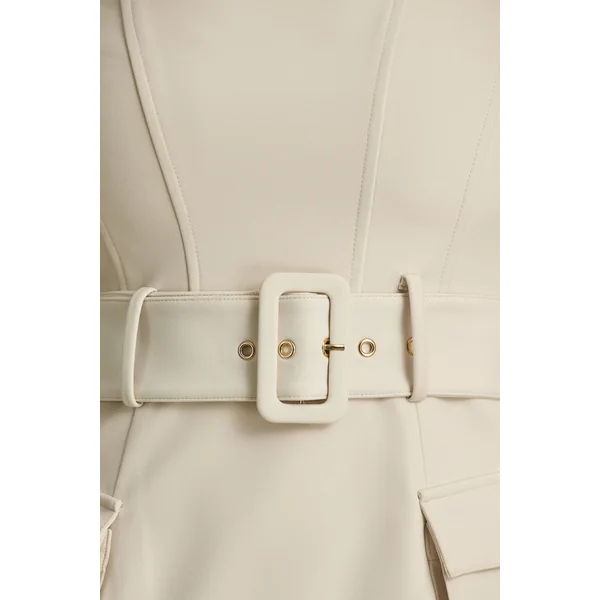 Sandra | Robe longue nude coupe tailleur encolure carrée avec fente haute sur le devant