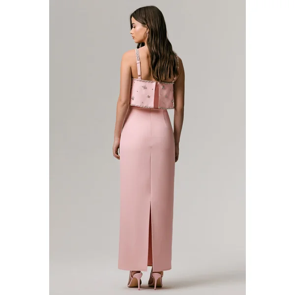 Scarlet | Robe longue rose pâle à décolleté carré ornée