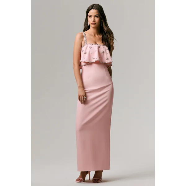 Scarlet | Robe longue rose pâle à décolleté carré ornée