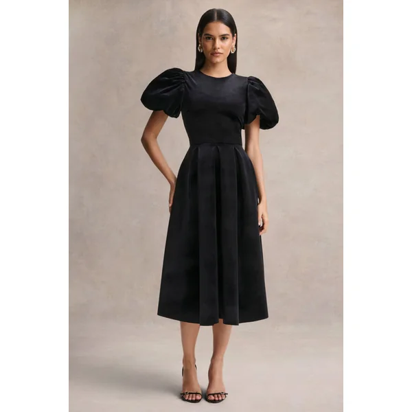Seraphic | robe mi-longue noire en velours avec manches bouffantes