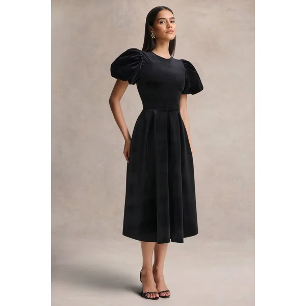 Seraphic | robe mi-longue noire en velours avec manches bouffantes