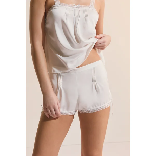 Short de pyjama satiné avec detail en dentelle