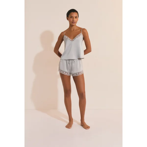 Short de pyjama satiné avec détail en dentelle