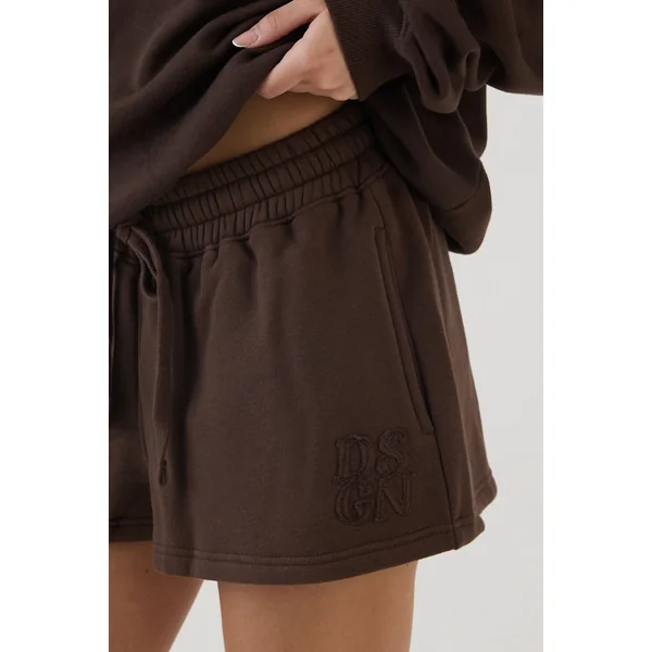 Short De Survêtement Coupe Ample Avec Appliqué En Tissu Assorti Dsgn Studio