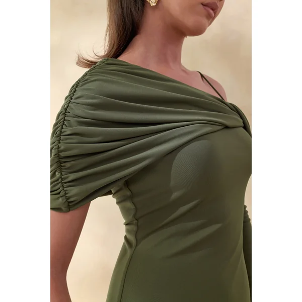 Silvaria | Robe longue olive à encolure asymétrique torsadée