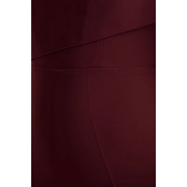 Sorenia | Combinaison bordeaux à col haut et manche cape unique