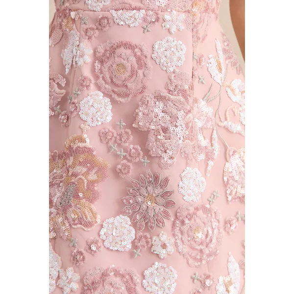 Sorina | Mini-robe rose poudré à encolure cœur ornée de fleurs