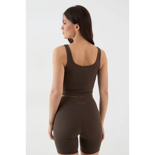 Soutien-gorge de sport DSGN Studio Ultra Sculpt à ligne allongée et décolleté plongeant