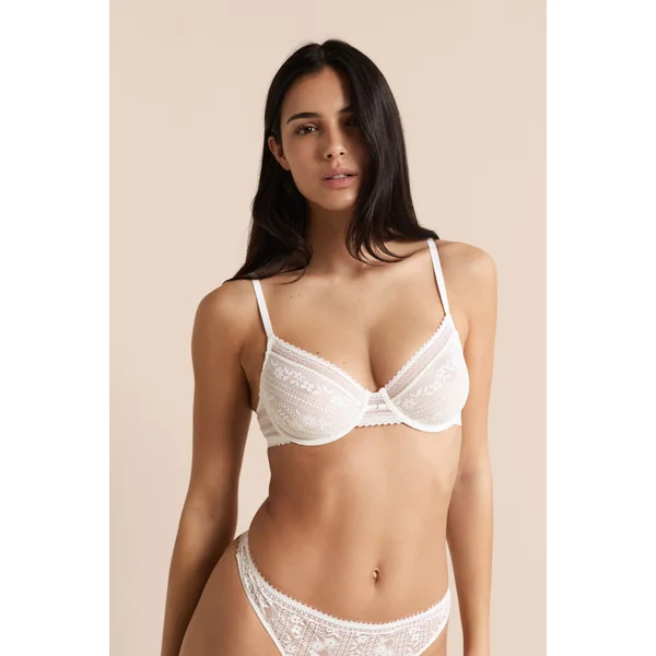 Soutien-gorge en dentelle avec bijou doré sans teinture