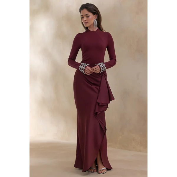 Starred | Robe longue rouge bordeaux à col montant avec jupe portefeuille en satin et poignets ornés