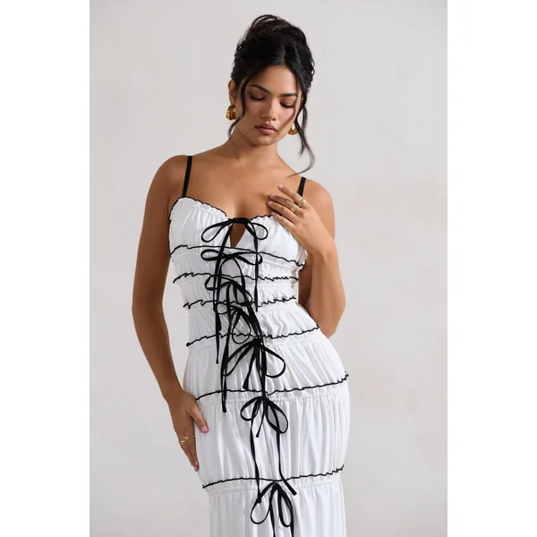 Summer Breeze | Robe longue blanche à bretelles avec volants et fronces