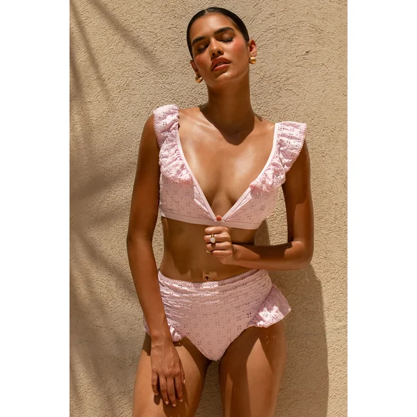 Sunkissed | Haut de bikini rose en broderie avec volant