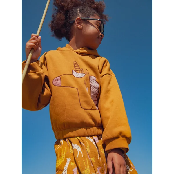 Sweat jaune moutarde animation licorne - Soins Bébé Naturels & Produits Maman Après Naissance