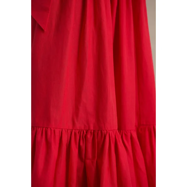 Sydney | Robe longue rouge à col rond avec détails à volants