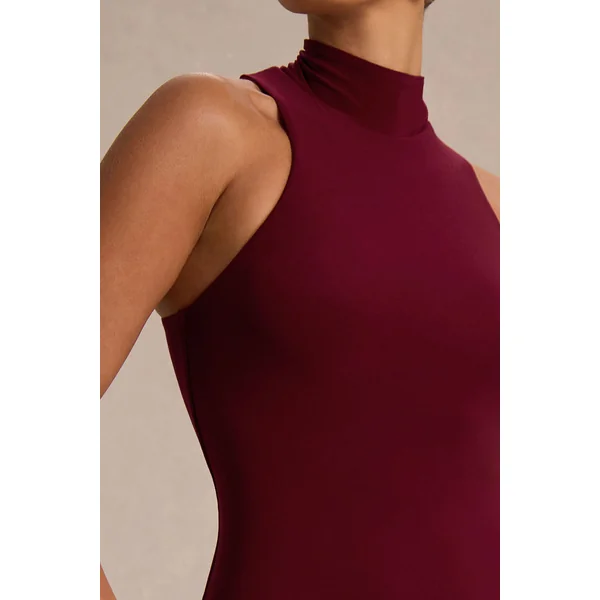 Tasmin | Robe longue bordeaux à col montant et taille basse
