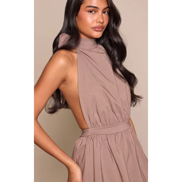Taupe Robe Droite Dos Nu À Encolure Américaine En Tissu Extensible Tissé