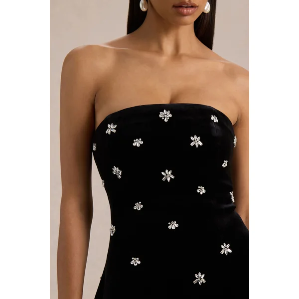 Tessa | Mini-robe en velours noir à encolure bandeau ornée