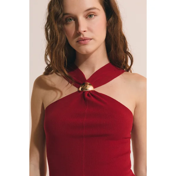 Top avec détail bijoux à l’avant
