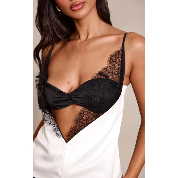 Top Petite À Découpes En Dentelle Avec Détail Soutien-gorge