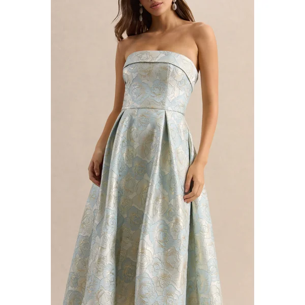 Tori | Robe mi-longue patineuse bandeau en jacquard bleu poudré