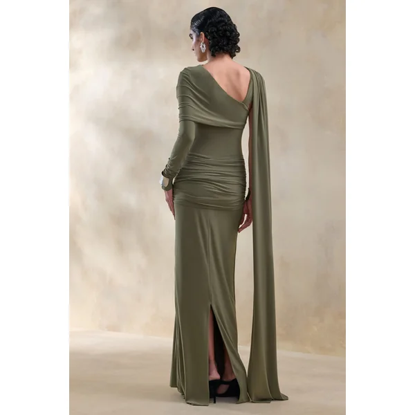 Trisara | Robe longue olive à encolure asymétrique avec détails froncés et écharpe