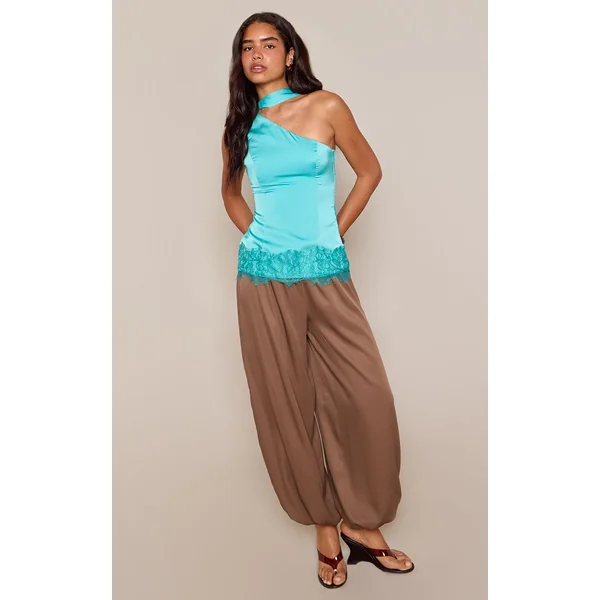 Turquoise Haut En Satin Avec Détail Foulard Et Contraste Dentelle