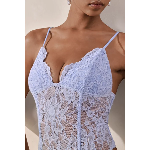 Varela | Body bleu poudré en dentelle à encolure en V