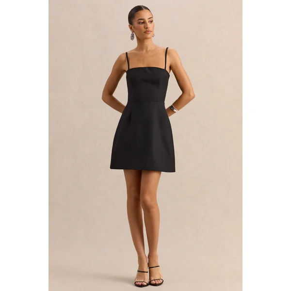 Veda | Mini-robe noire à col montant