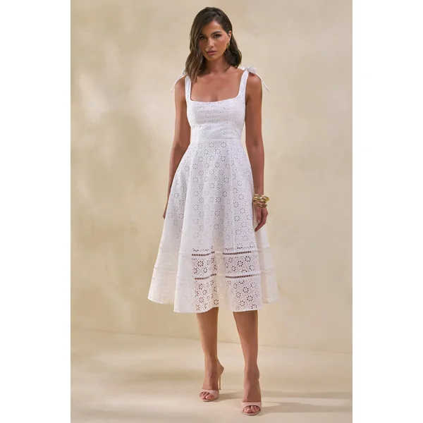 Veralia | Robe mi-longue blanche en broderie anglaise à encolure carrée et manches à nœuds