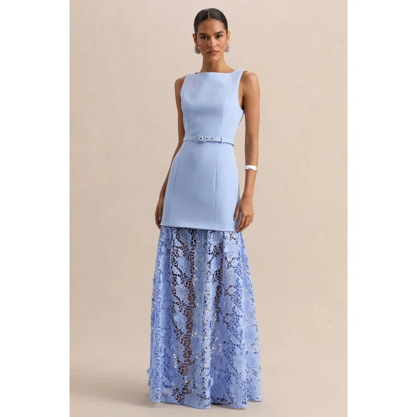 Verena | Robe longue bleu poudré à encolure bateau et ceinturée avec jupe en dentelle