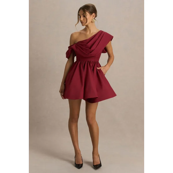 Verona | Mini-robe patineuse bordeaux à encolure asymétrique drapée