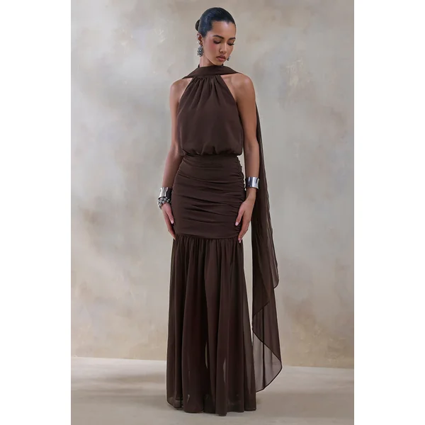 Veronique | Robe longue brune à encolure dos-nu