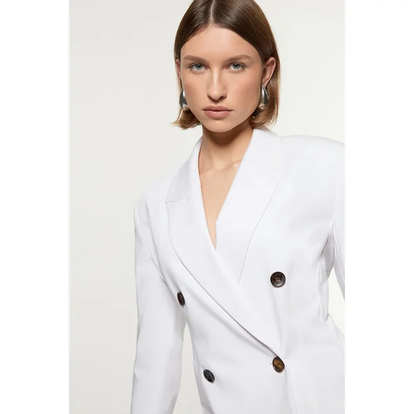 Veste ajustée à double boutonnage avec détails de surpiqûres contrastées