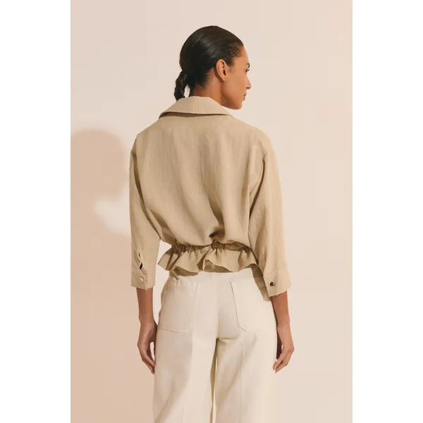 Veste casual avec détails boutonnés argentés