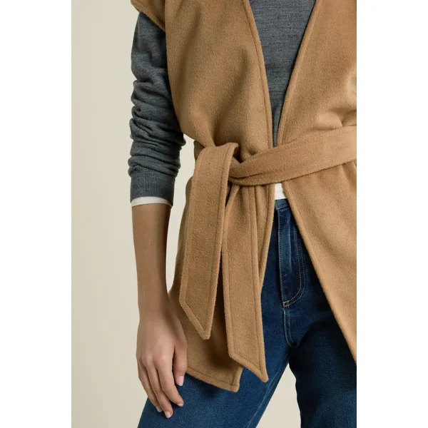 Veste sans manches ceinturée