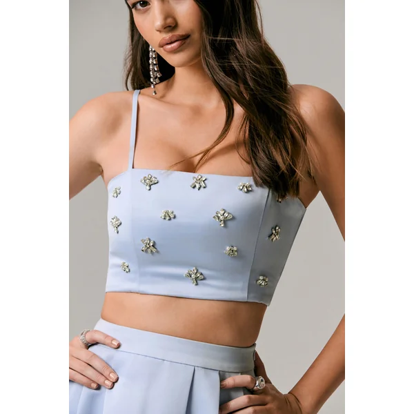Vienna | Crop top en satin bleu orné