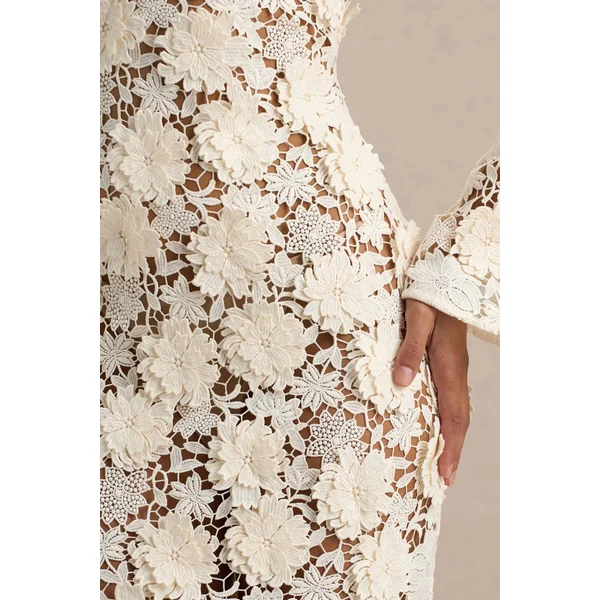 Viper | Robe longue en dentelle crème à manches longues
