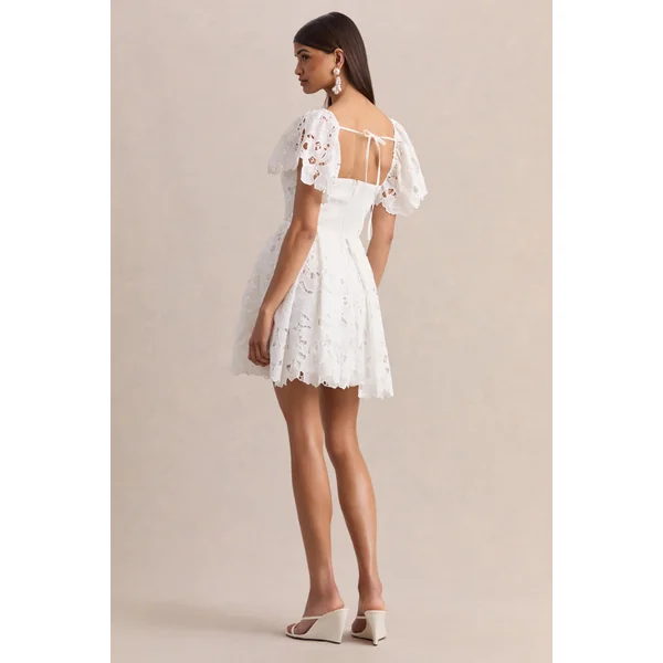 Vivi | Mini-robe blanche en dentelle à décolleté en cœur